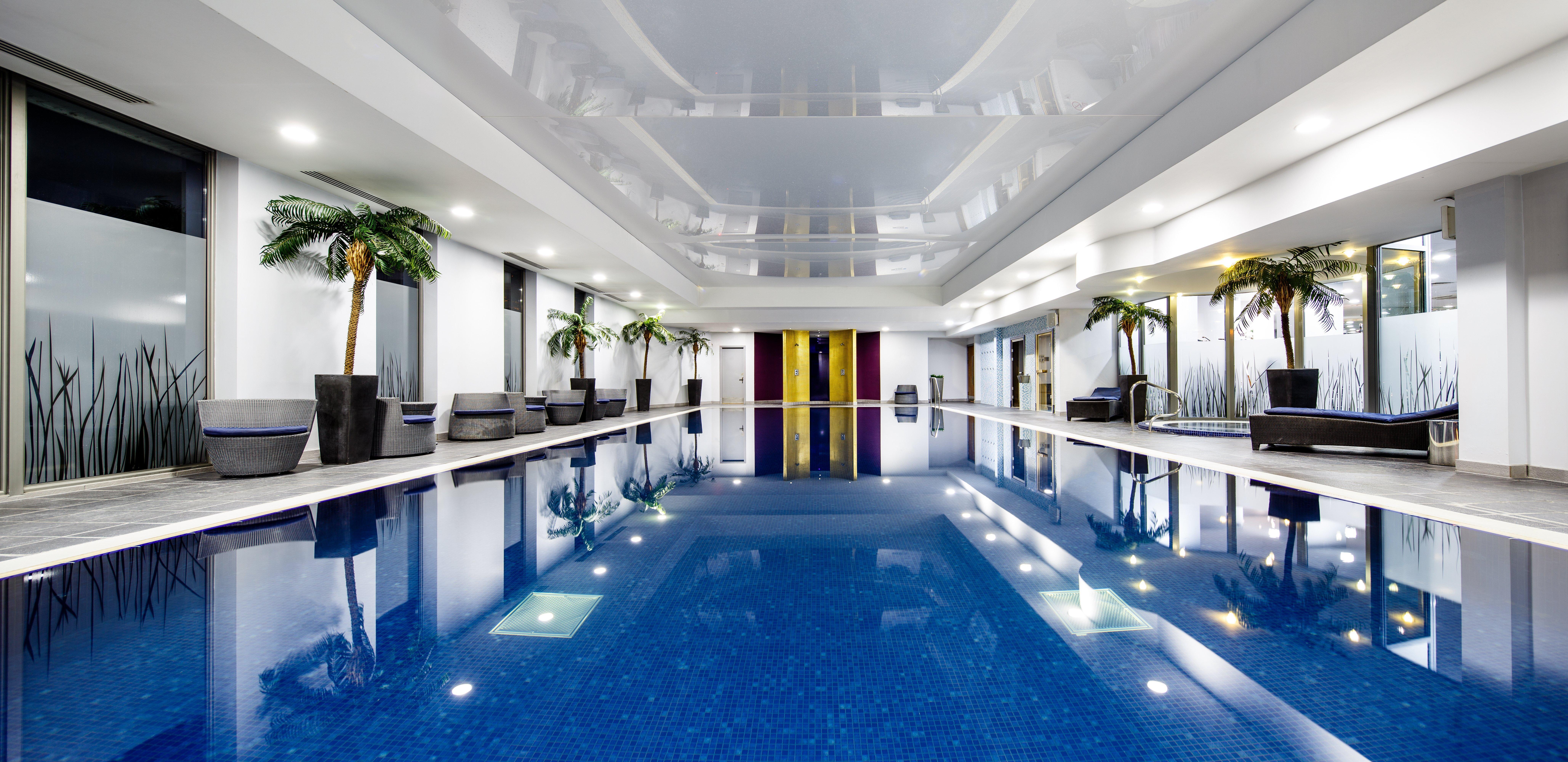 Отель Crowne Plaza Ридинг Экстерьер фото