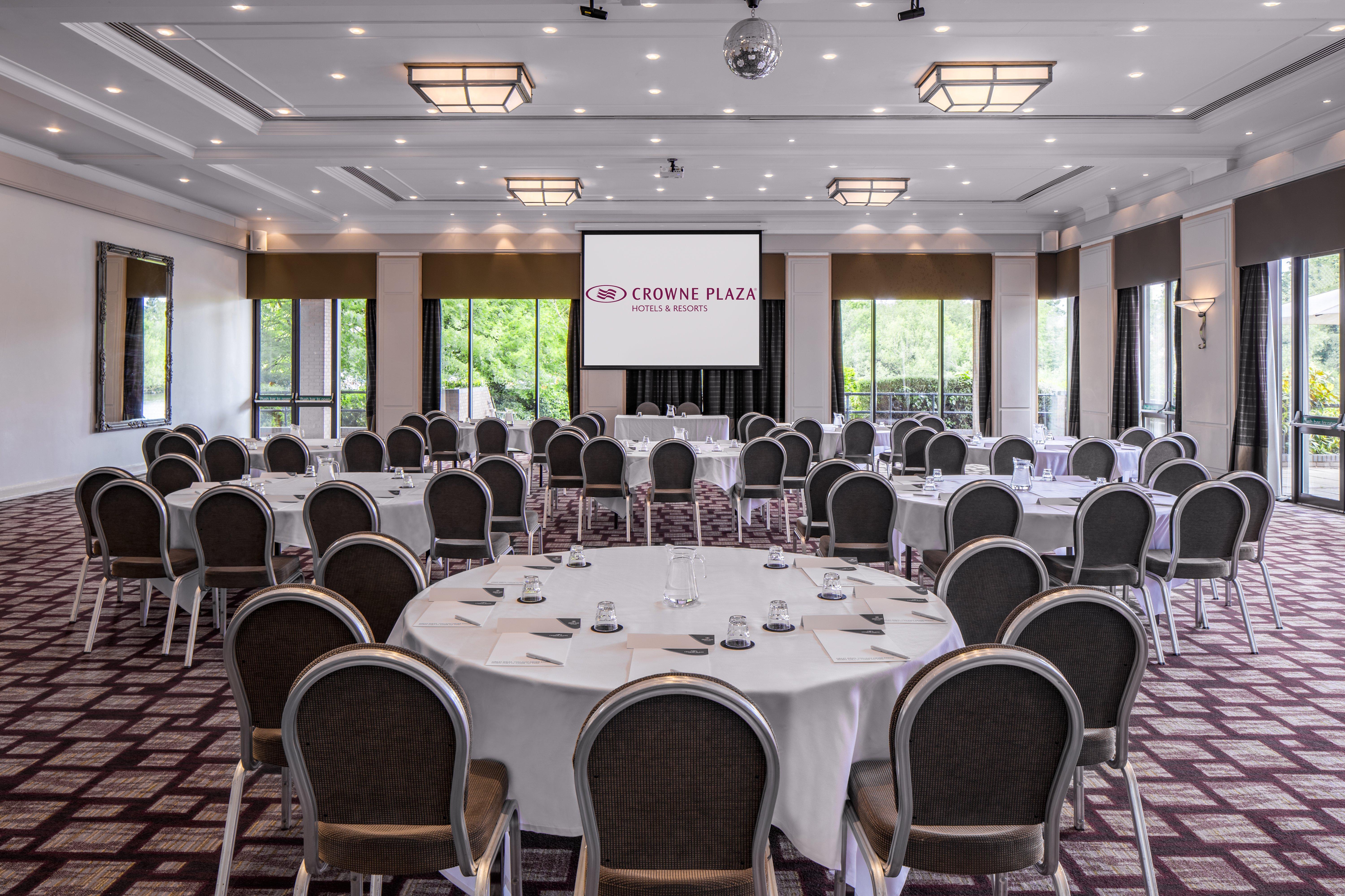 Отель Crowne Plaza Ридинг Экстерьер фото