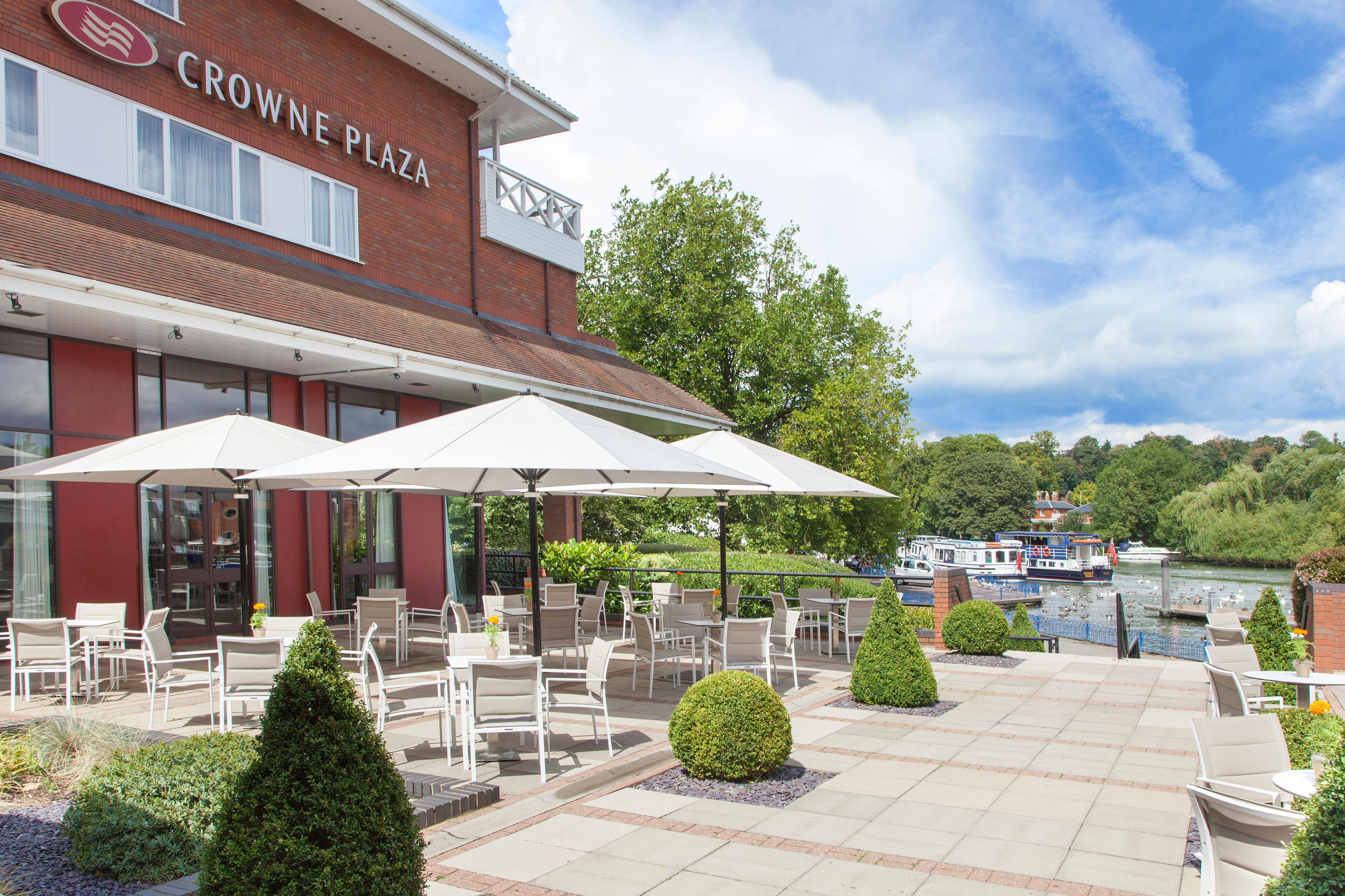 Отель Crowne Plaza Ридинг Экстерьер фото