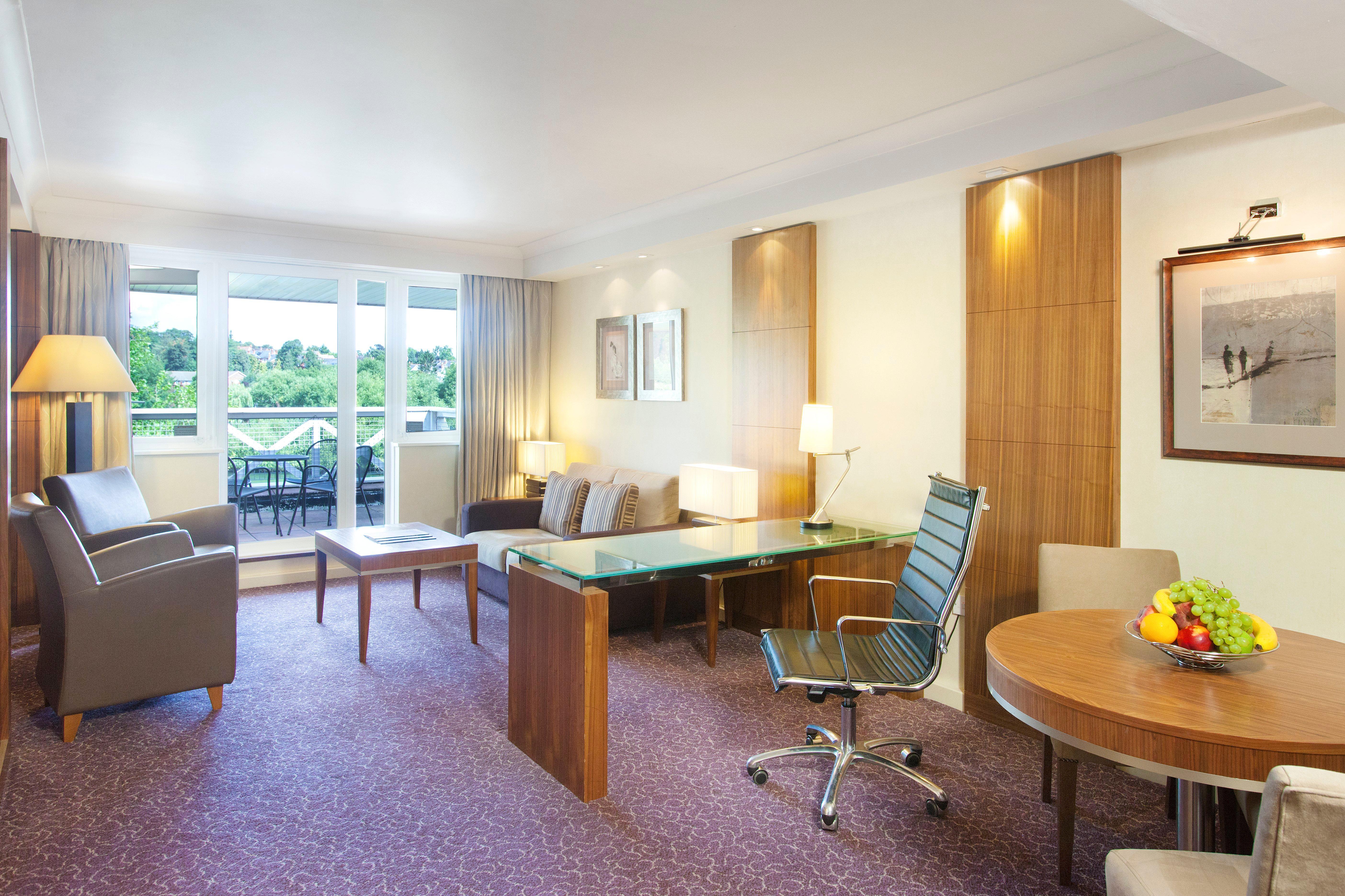 Отель Crowne Plaza Ридинг Экстерьер фото