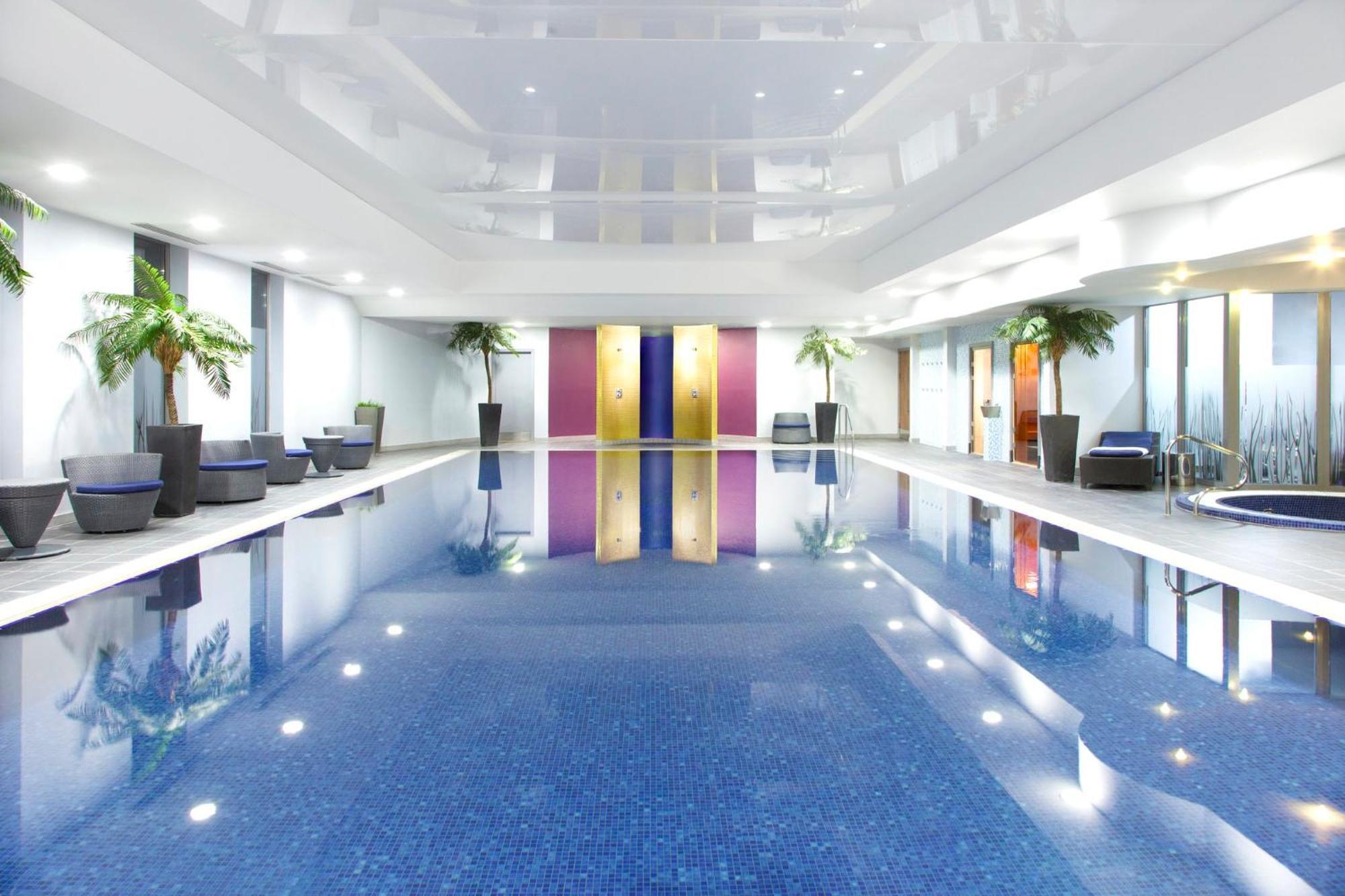 Отель Crowne Plaza Ридинг Экстерьер фото