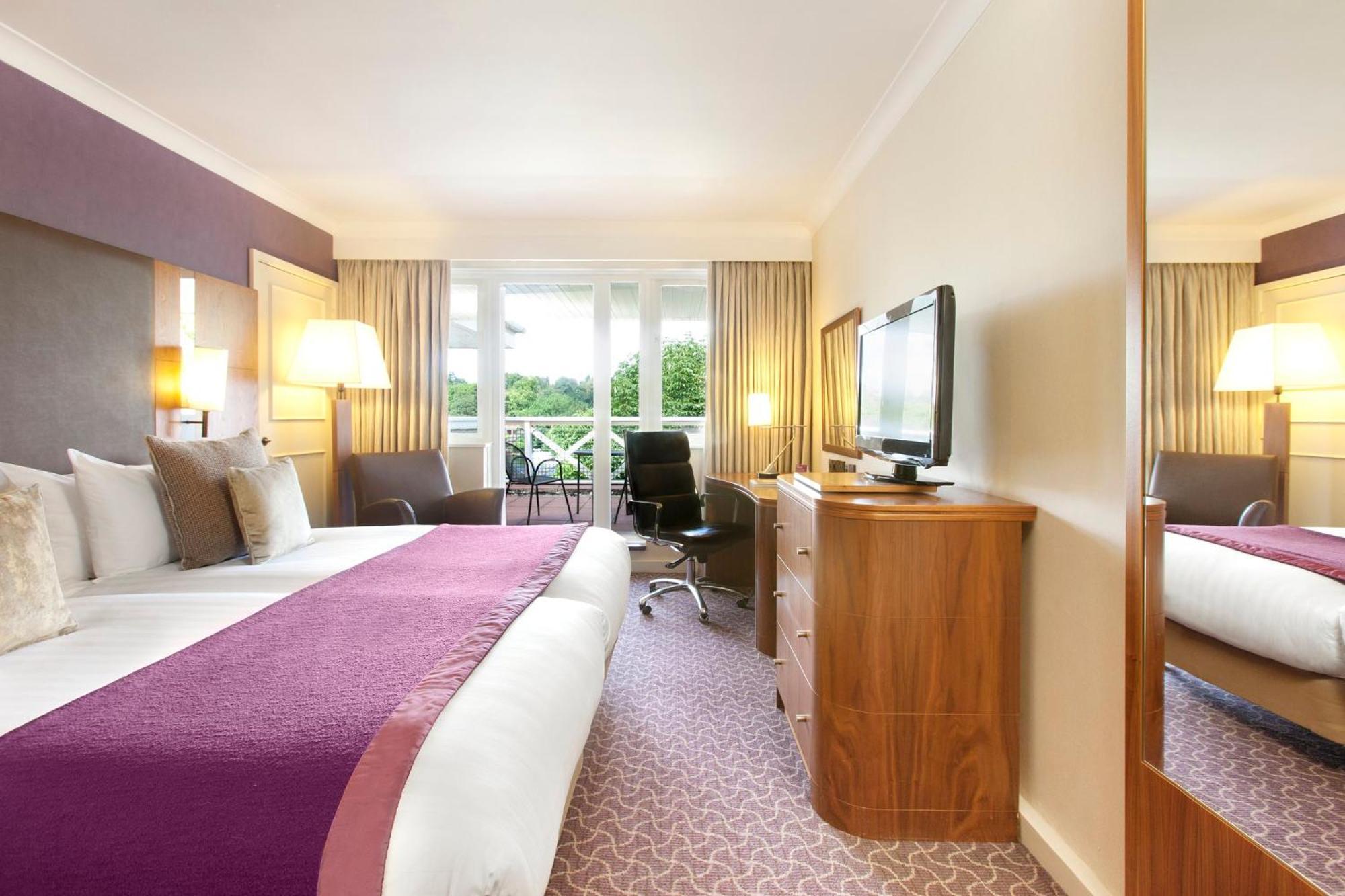Отель Crowne Plaza Ридинг Экстерьер фото